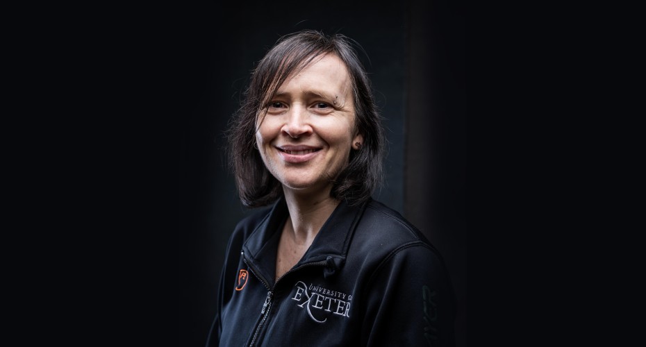 Head and shoulders photo of anna janota.